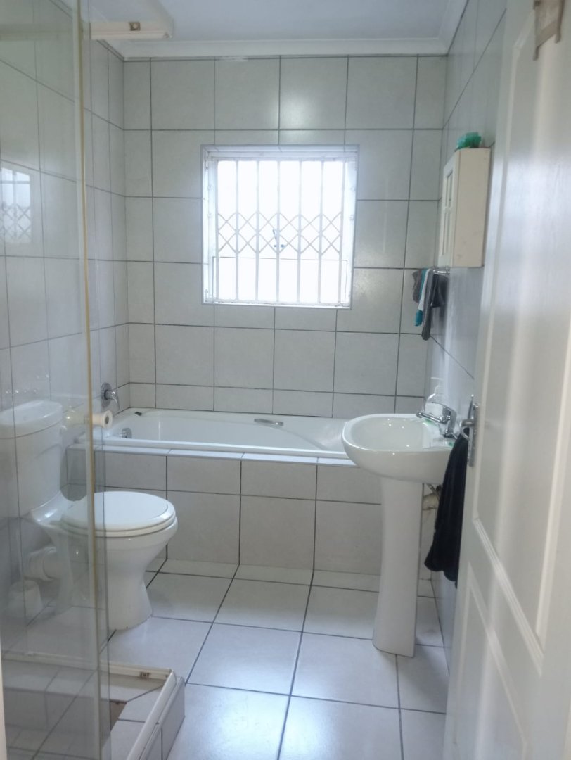 3 Bedroom Property for Sale in Stratford Green Western Cape
